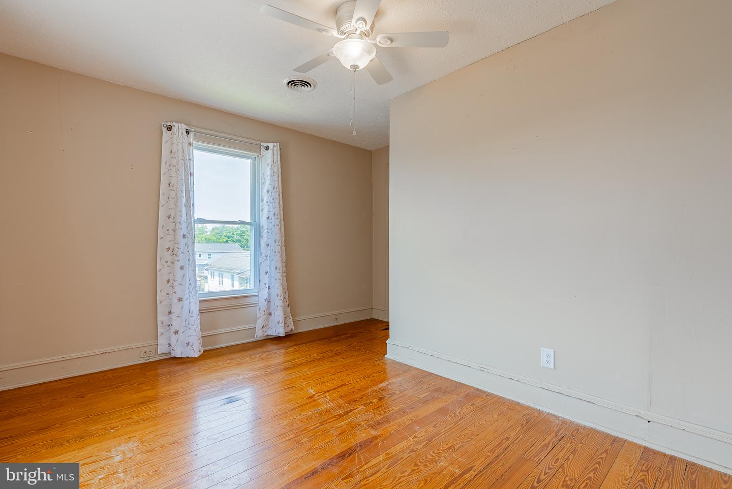 409 8th St Property Photo 44
