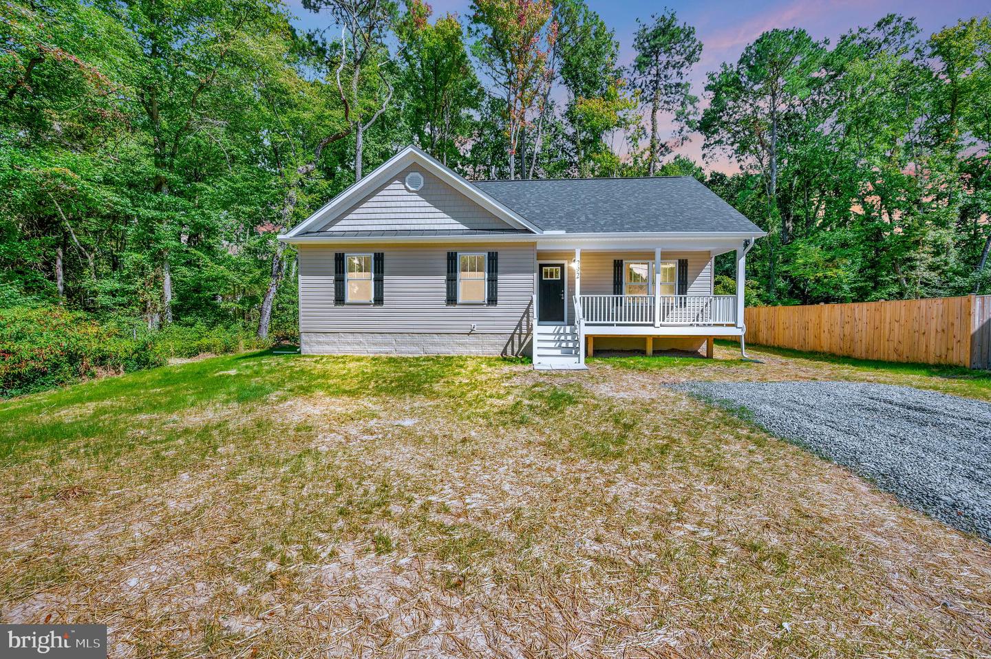 405 Cedar Ln Property Photo