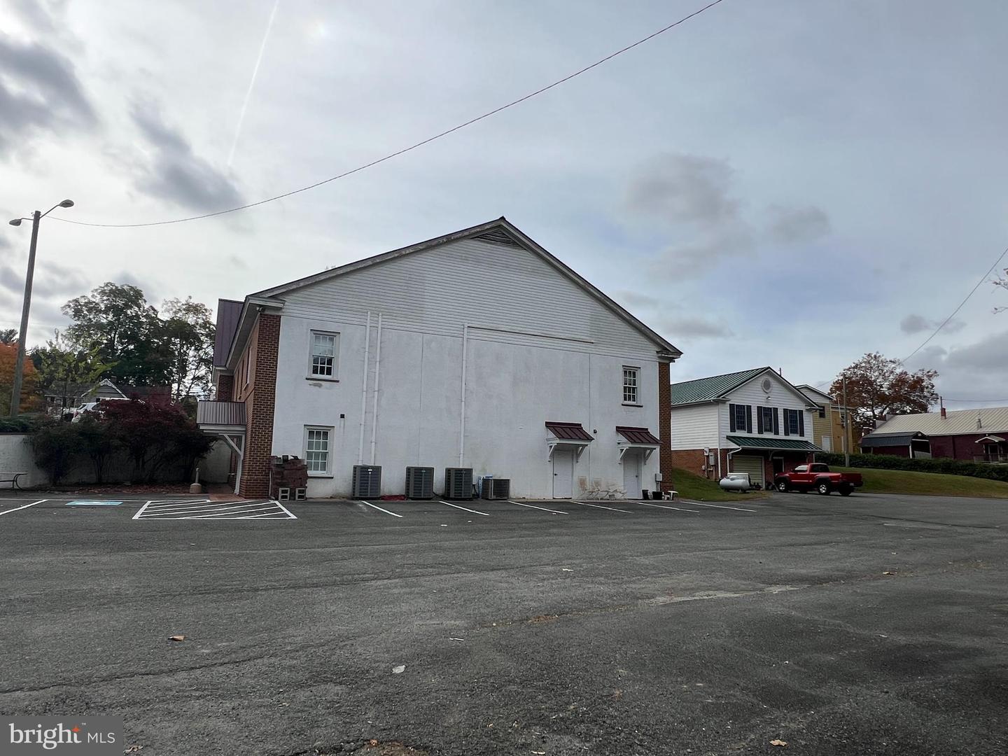 15885 Kings Highway Property Photo 6