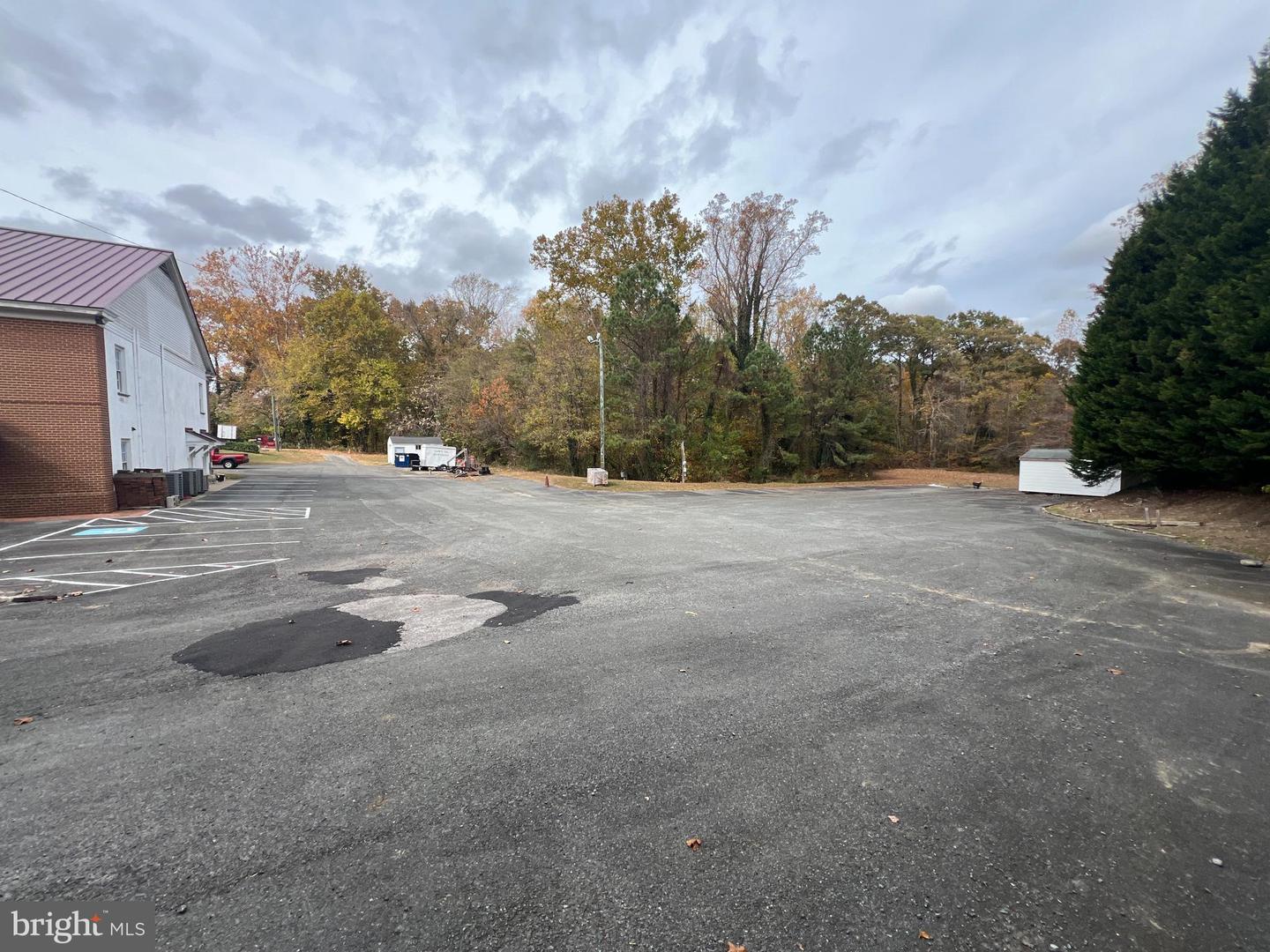 15885 Kings Highway Property Photo 8