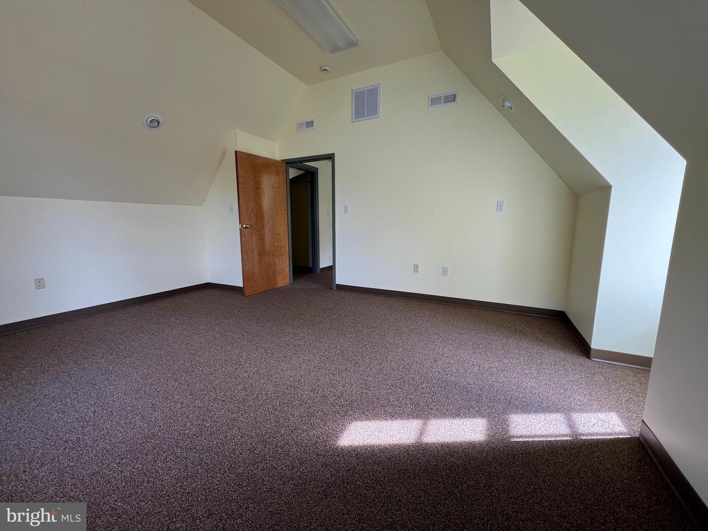15885 Kings Highway Property Photo 19