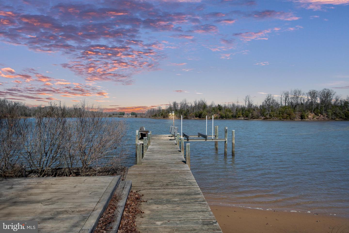 993 Edge Hill Property Photo 2