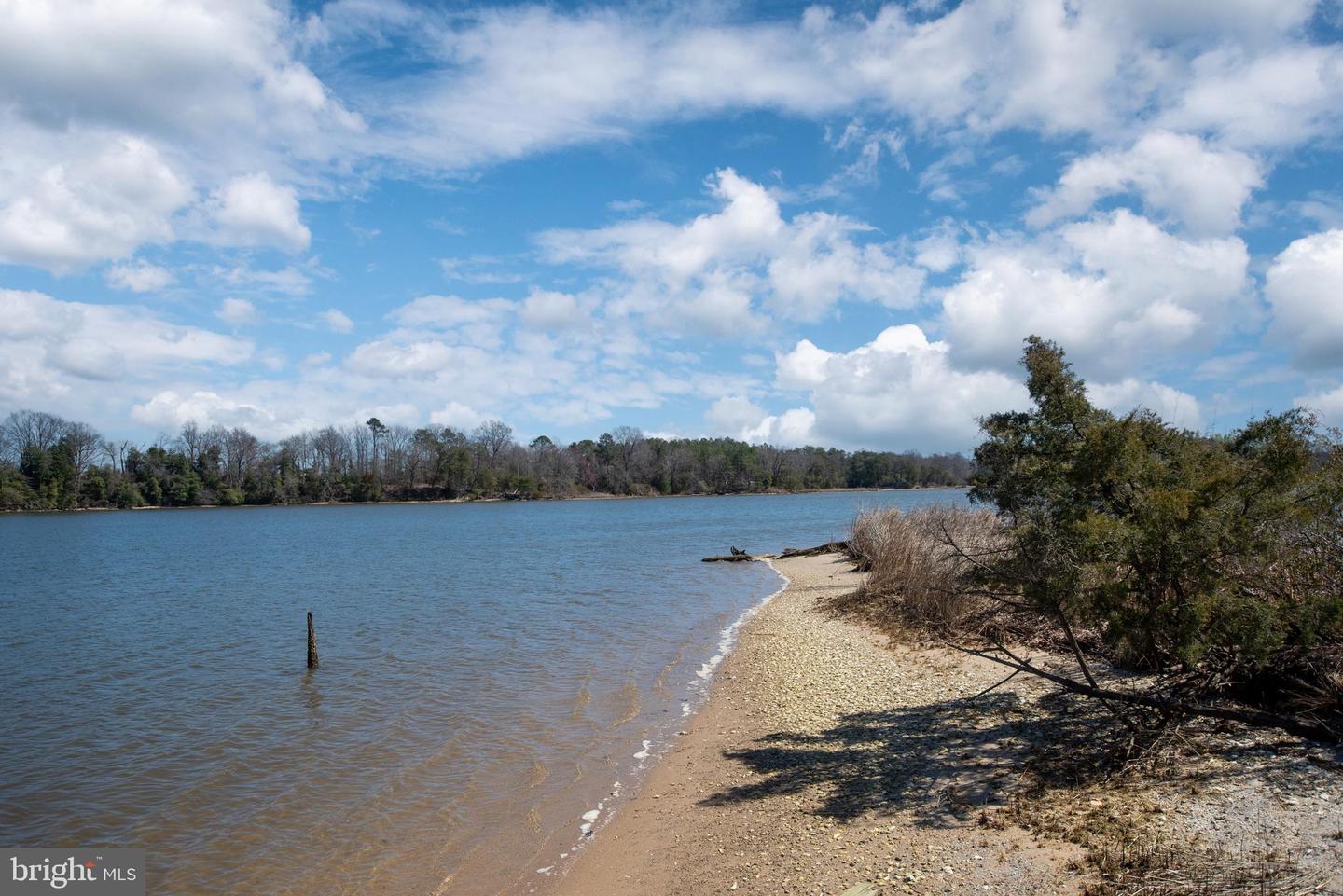 993 Edge Hill Property Photo 9