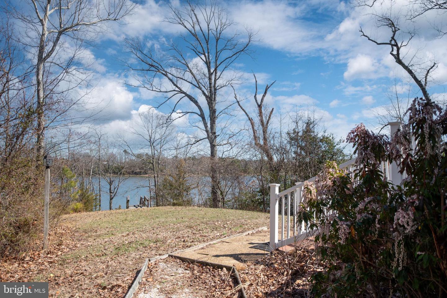 993 Edge Hill Property Photo 12