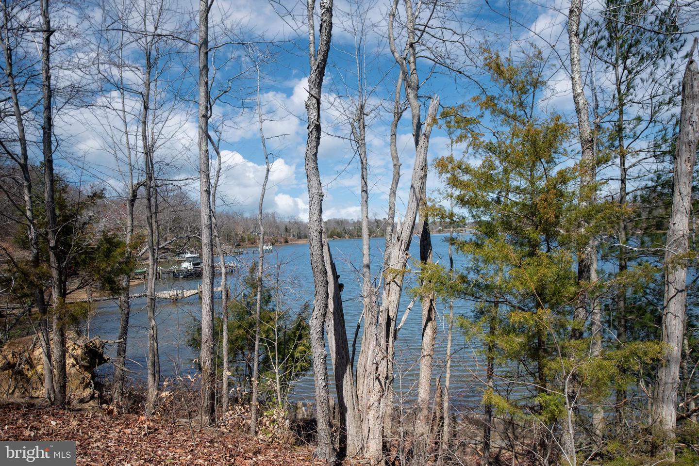 993 Edge Hill Property Photo 13