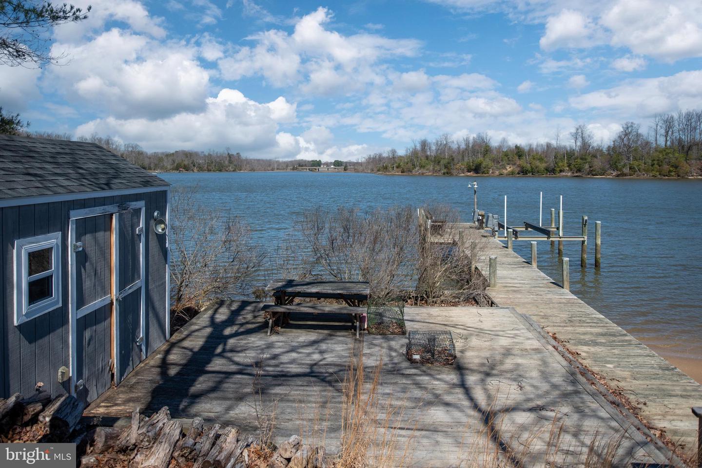 993 Edge Hill Property Photo 18