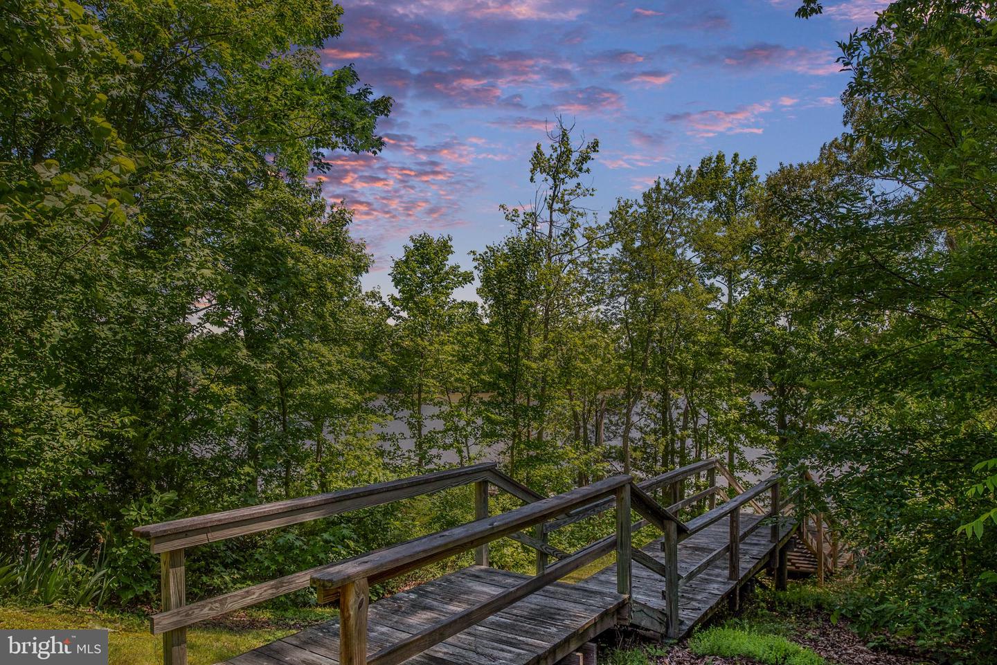 993 Edge Hill Property Photo 19