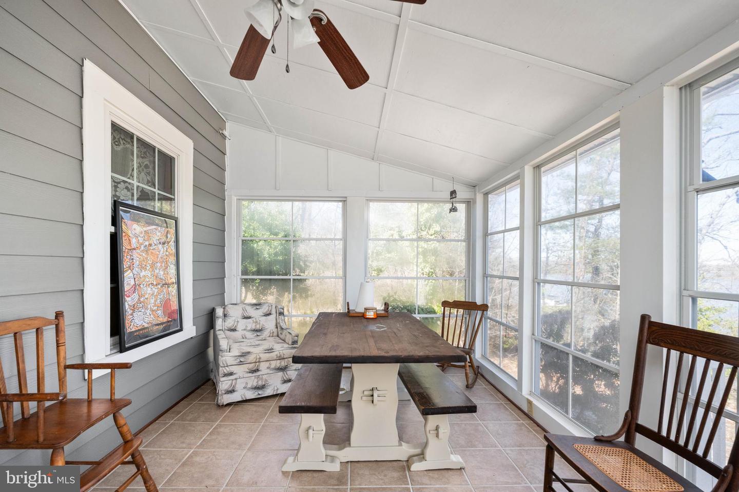 993 Edge Hill Property Photo 23