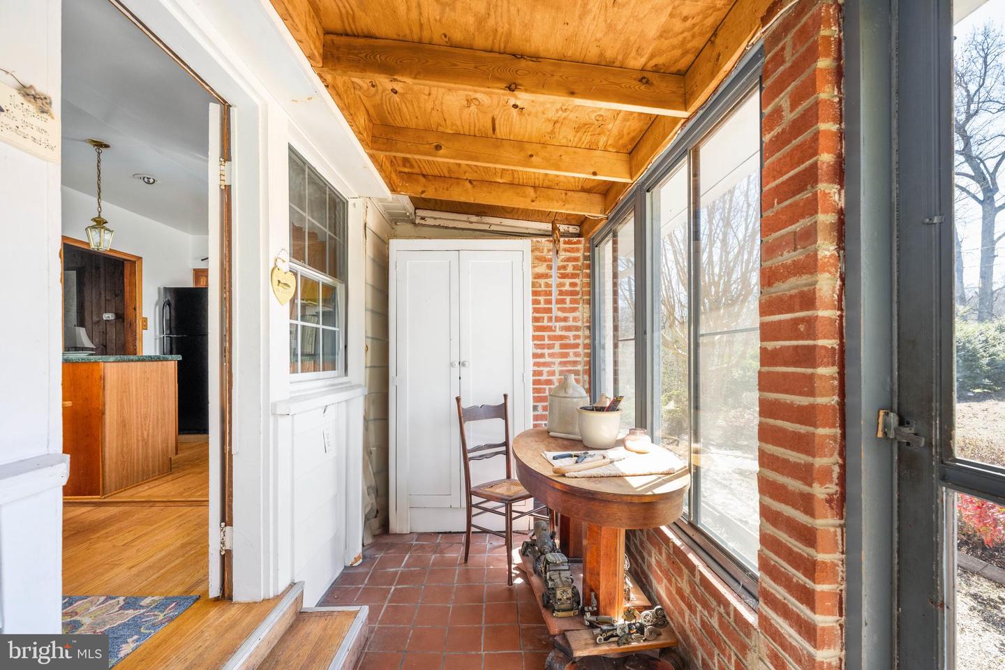 993 Edge Hill Property Photo 35