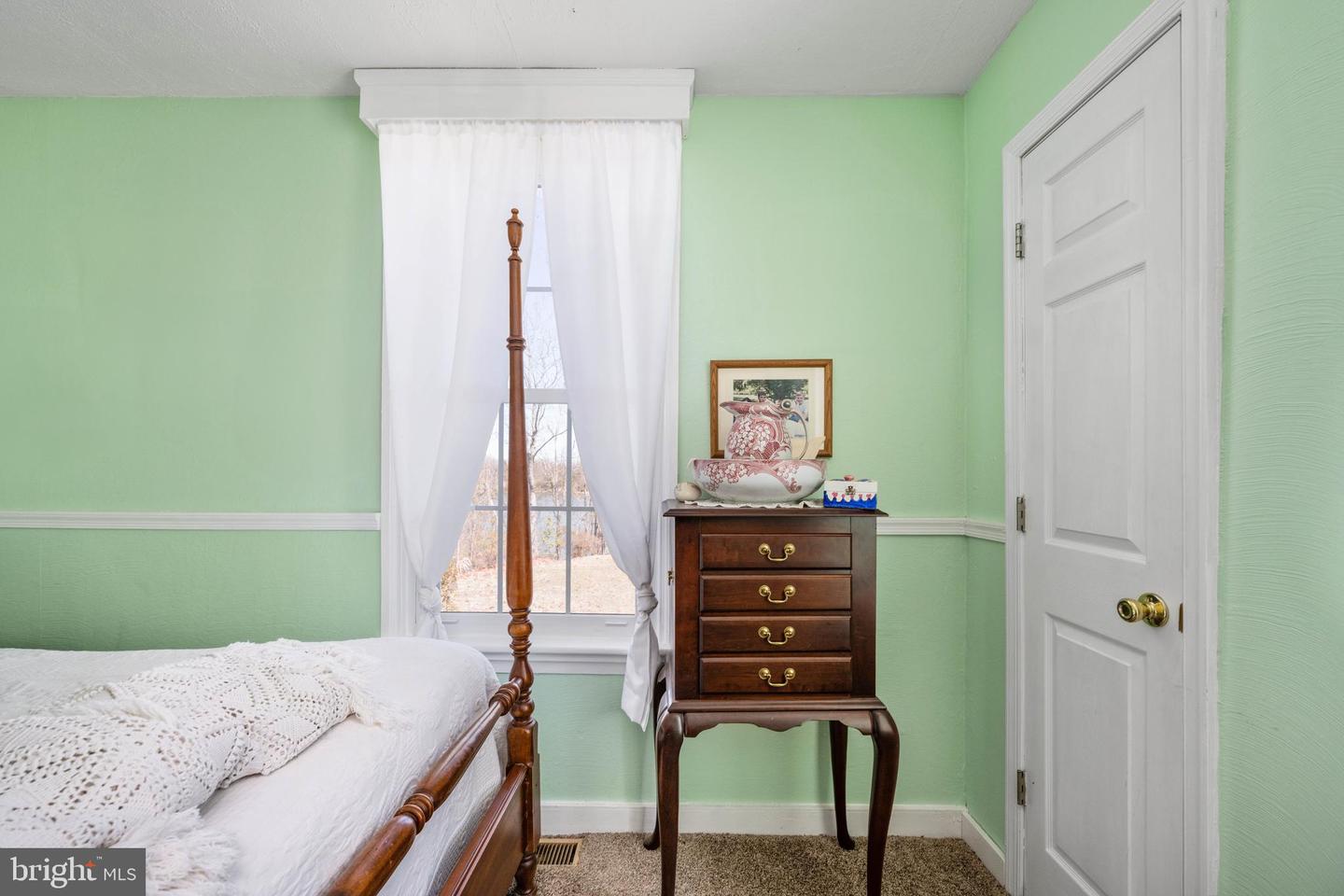 993 Edge Hill Property Photo 40