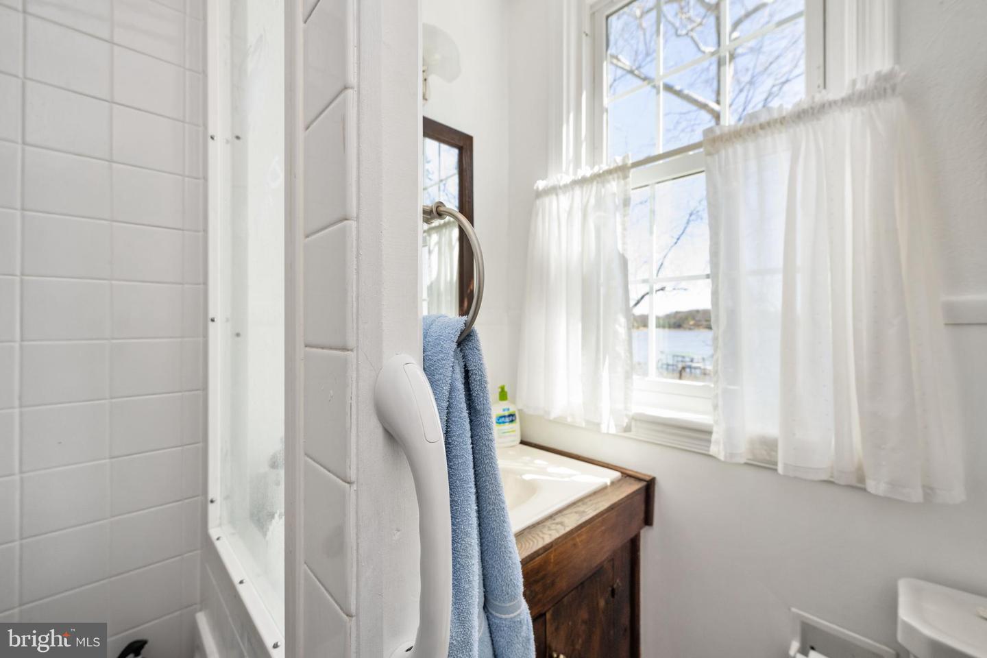 993 Edge Hill Property Photo 43