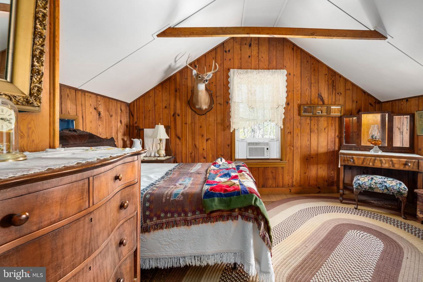 993 Edge Hill Property Photo 45