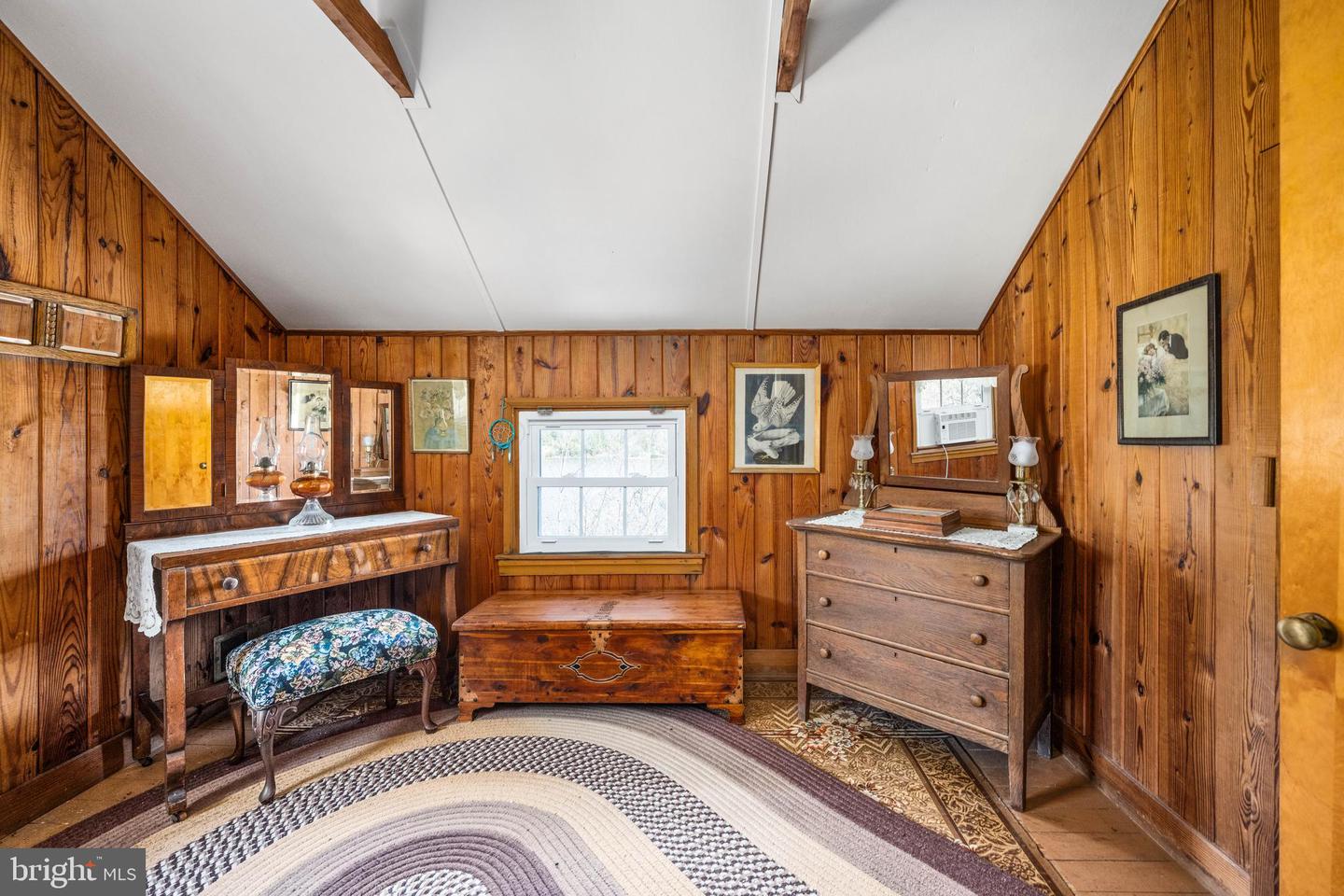 993 Edge Hill Property Photo 46