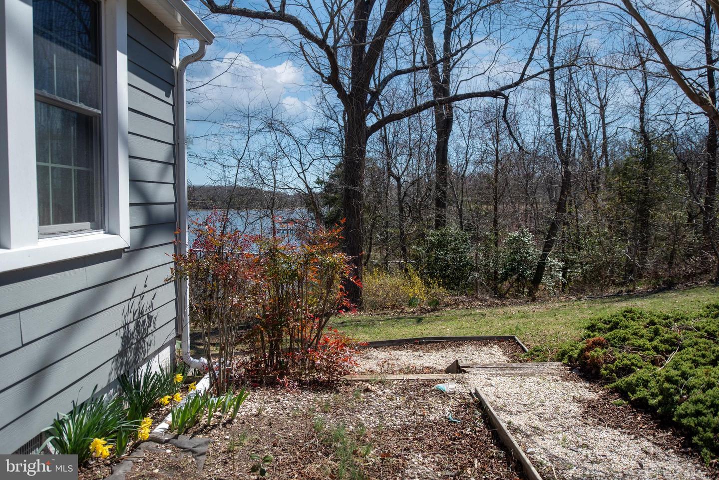 993 Edge Hill Property Photo 58