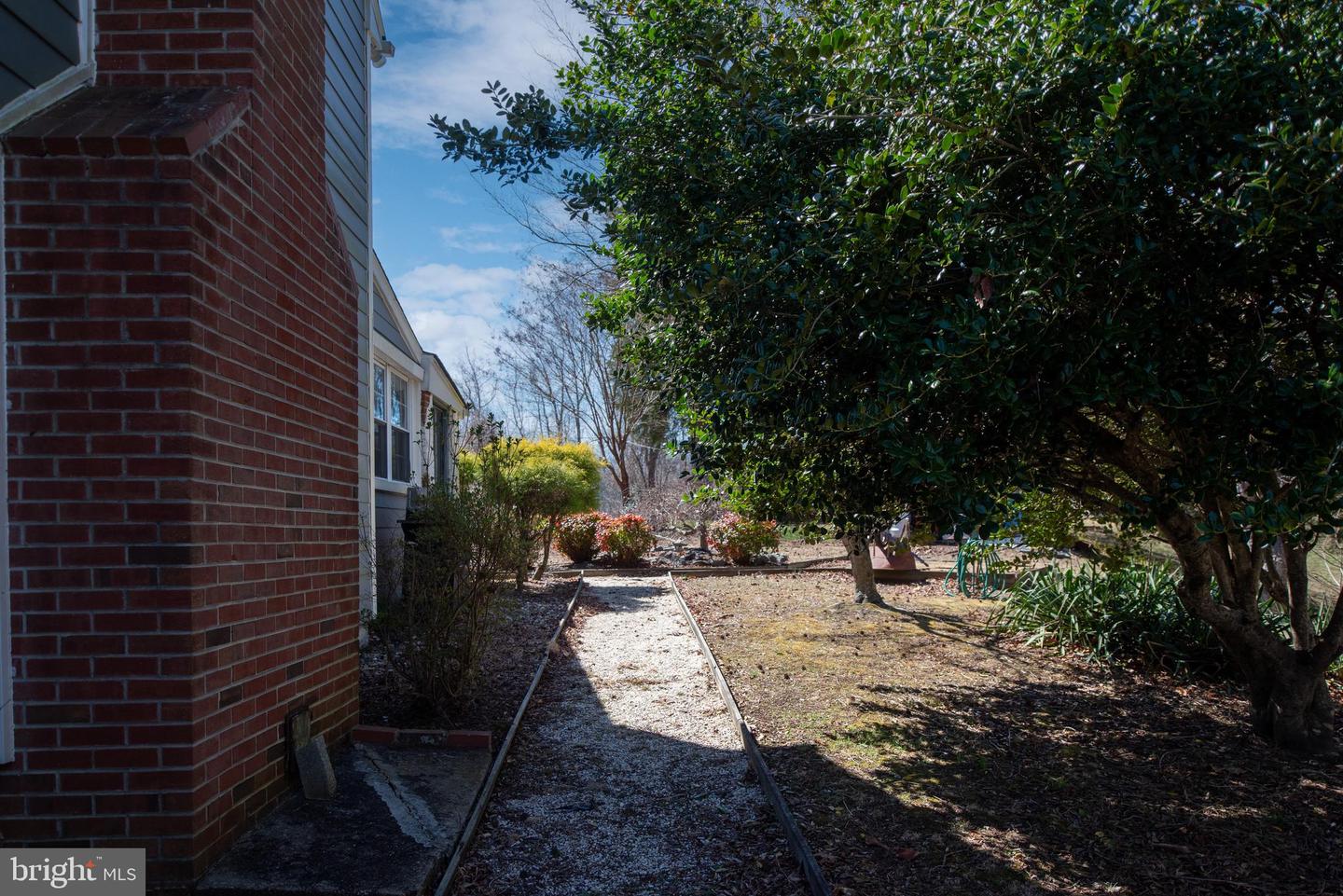 993 Edge Hill Property Photo 60