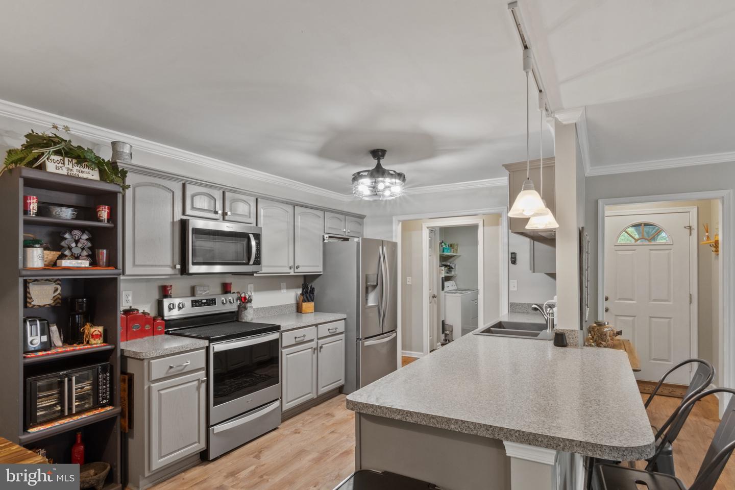 18 2nd St Property Photo 9