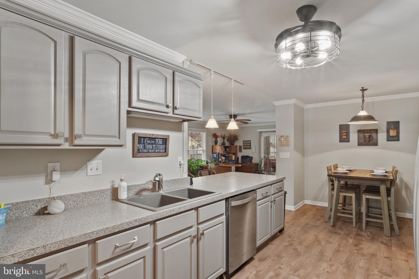 18 2nd St Property Photo 11