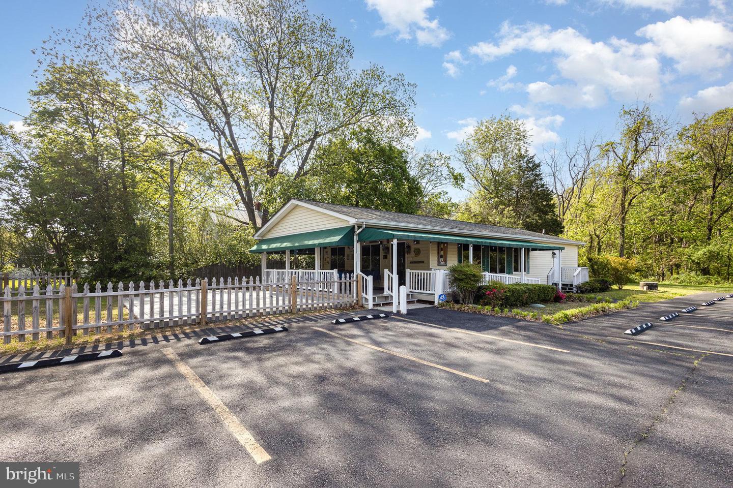 15220 Kings Highway Property Photo 1