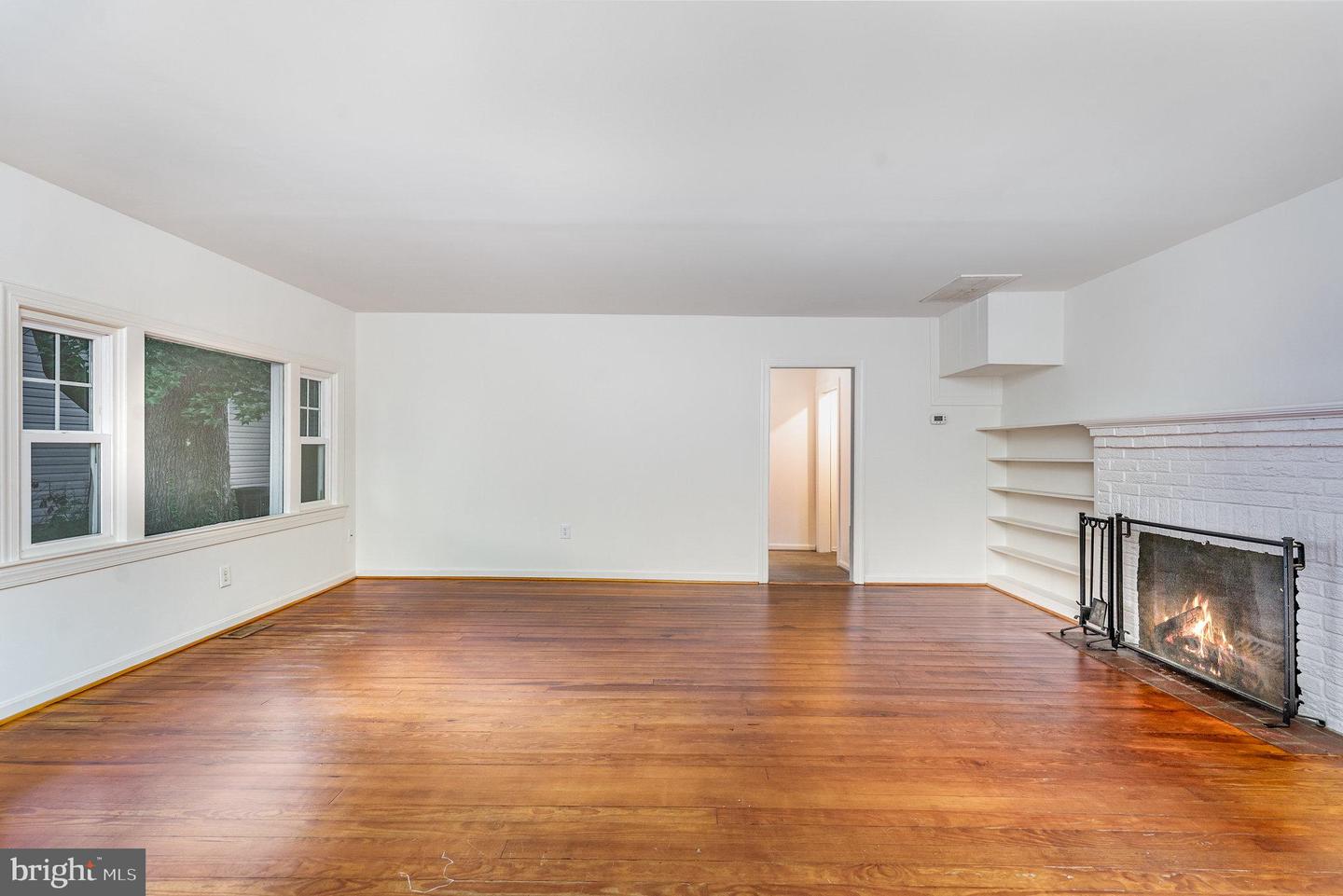 143 5th St Property Photo 5