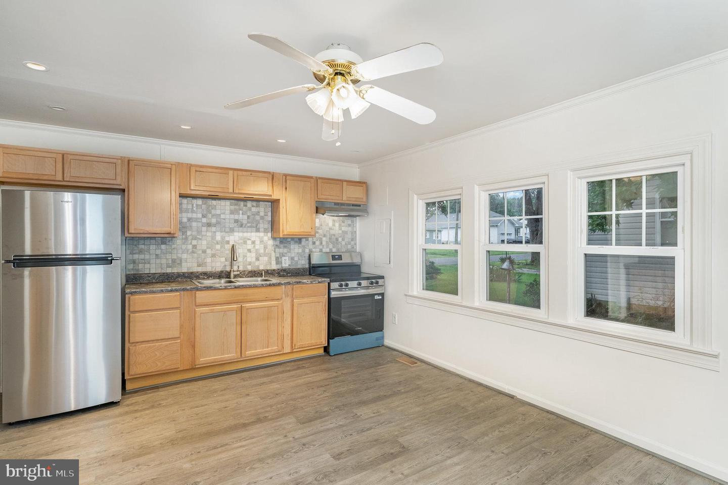 143 5th St Property Photo 10
