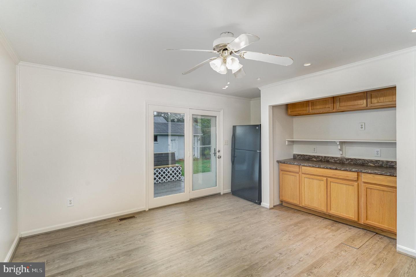 143 5th St Property Photo 11