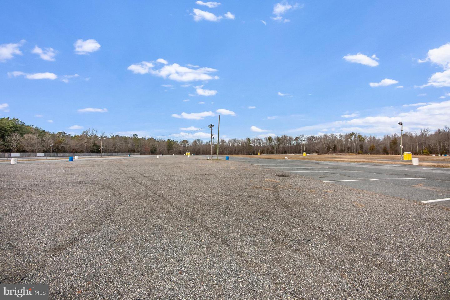 2035 James Monroe Property Photo 28
