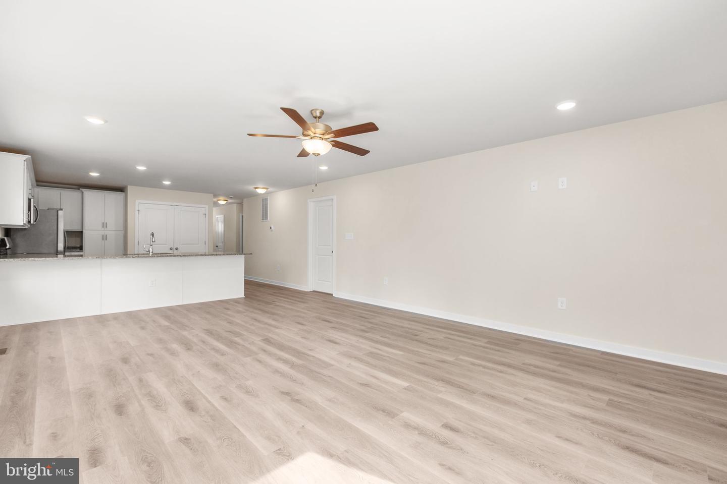 813 Elkin St Property Photo 10