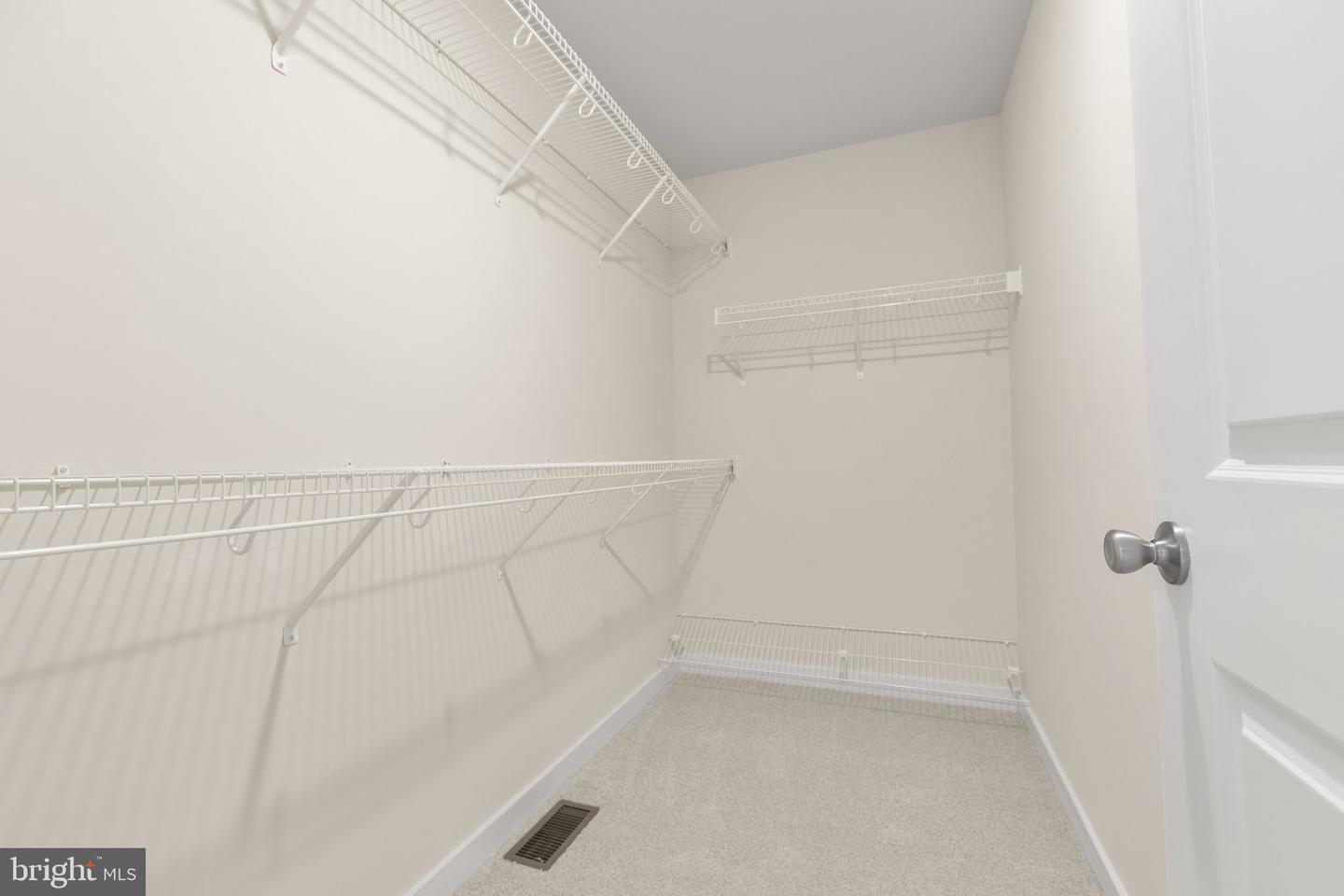 813 Elkin St Property Photo 17