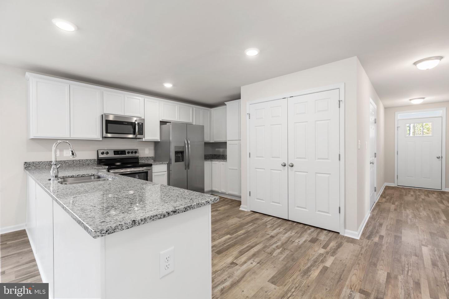 813 Elkin St Property Photo 24