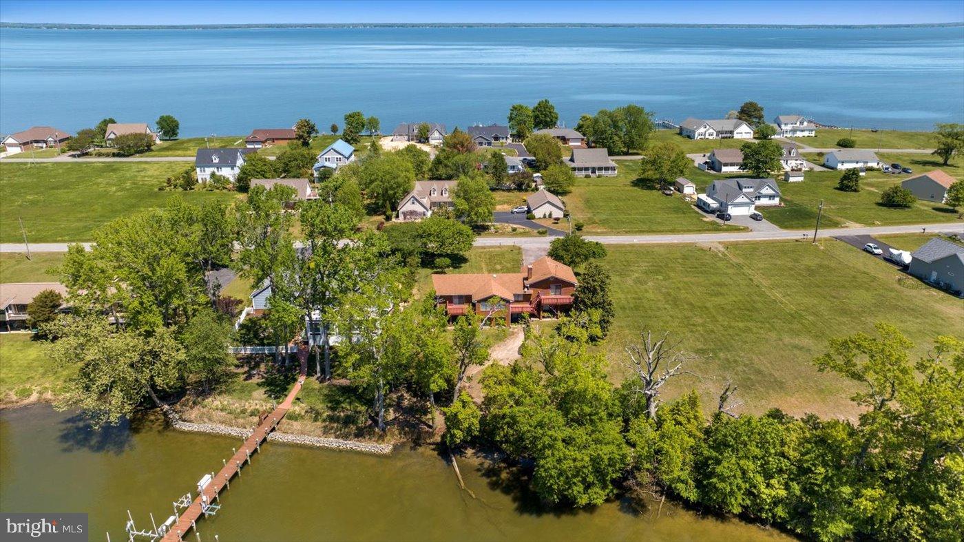198 Canoe Pl Property Photo 1