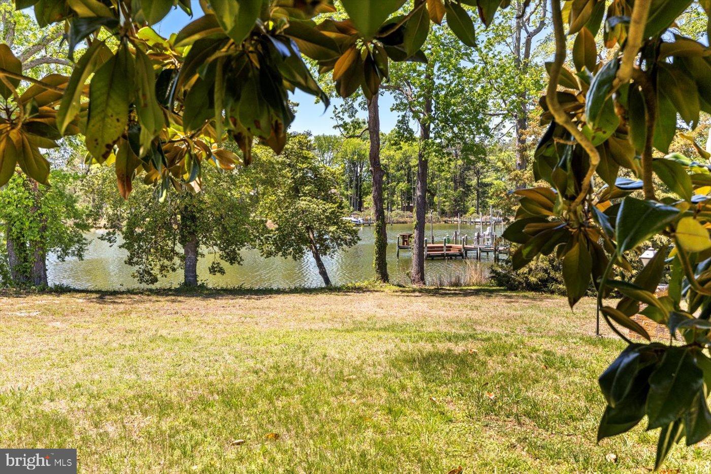 198 Canoe Pl Property Photo 3
