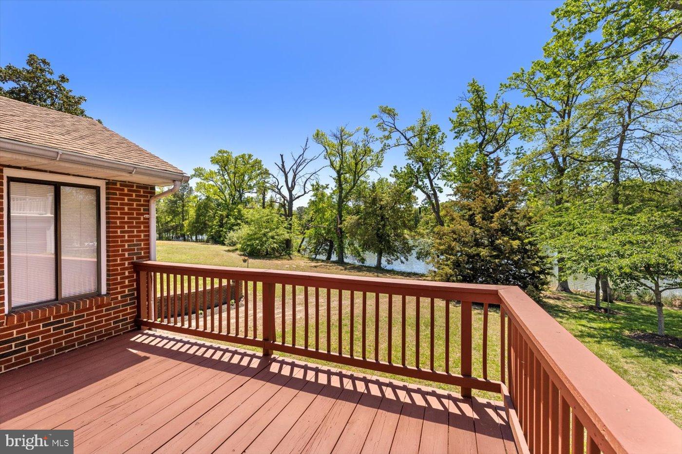 198 Canoe Pl Property Photo 27