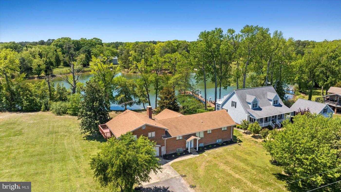 198 Canoe Pl Property Photo 39