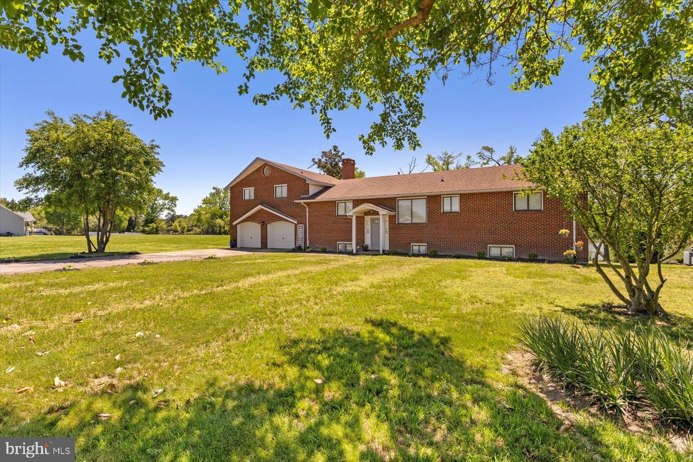 198 Canoe Pl Property Photo 51