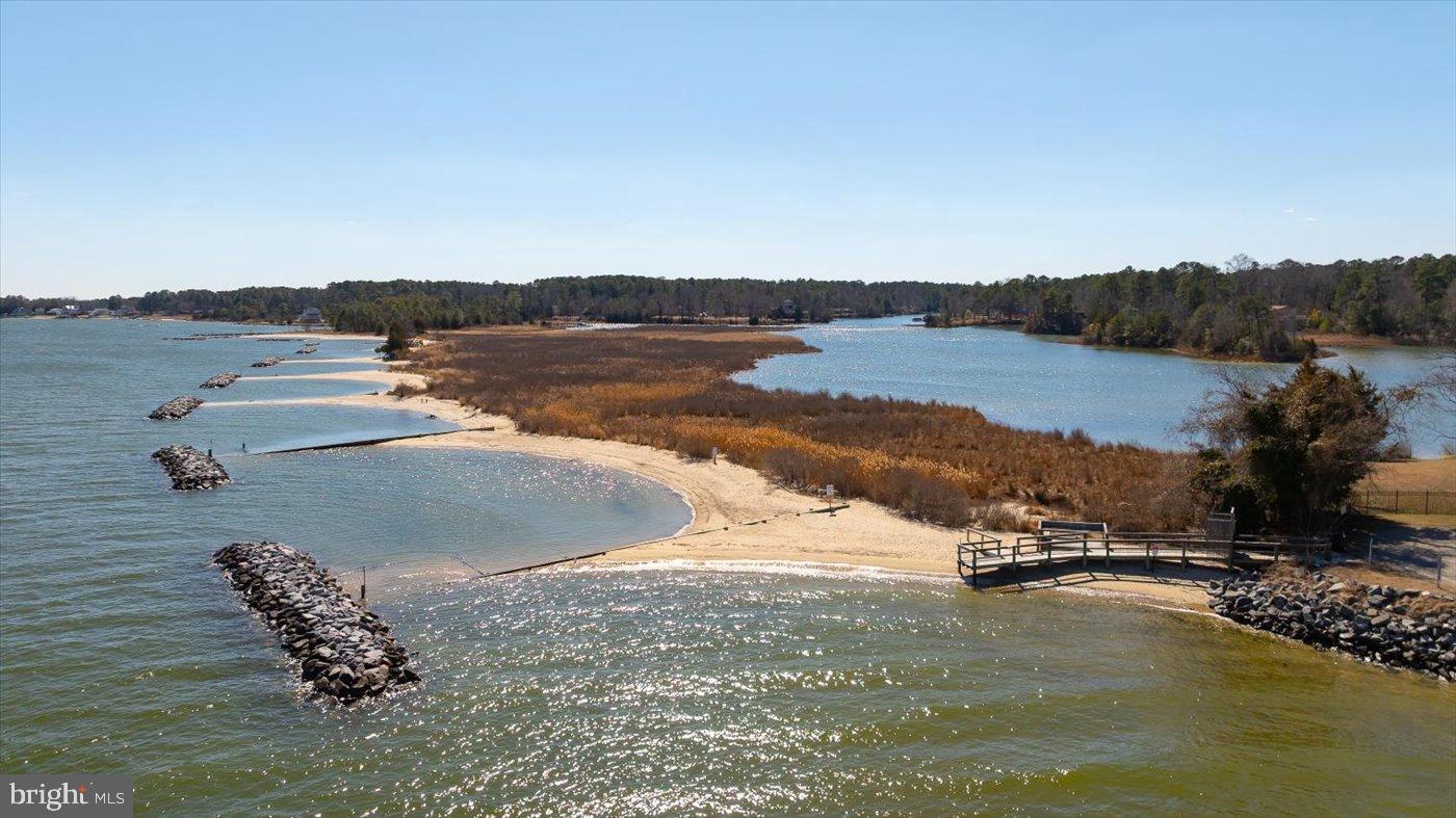 198 Canoe Pl Property Photo 56