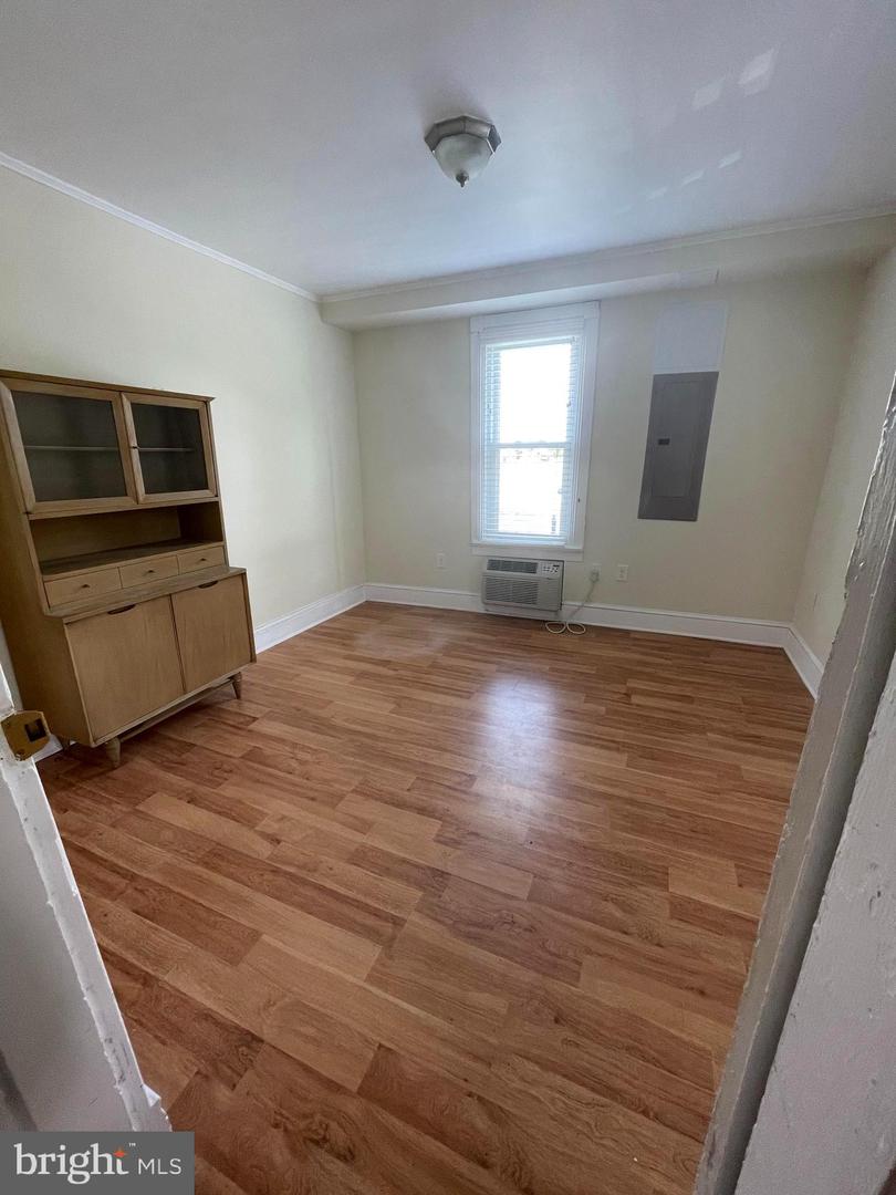 125 Wilder Ave #5c Property Photo 2