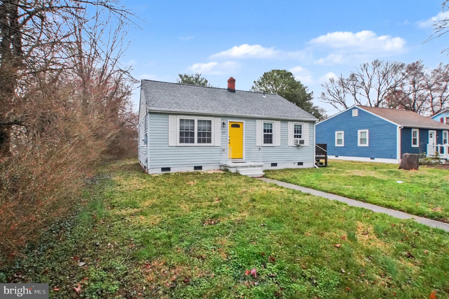 217 Locust Ave Property Photo 6