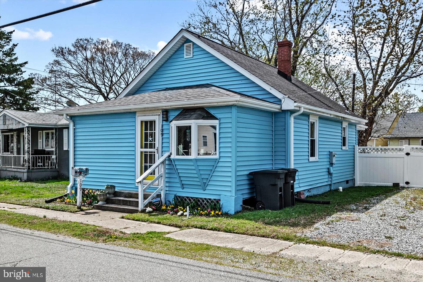 109 Bancroft Ave Property Photo 1