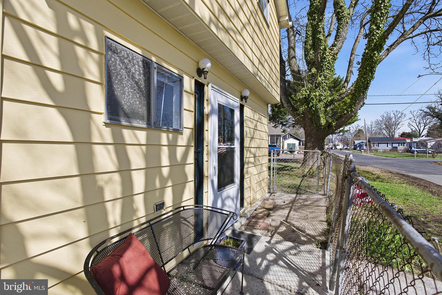 31 Bancroft Ave Property Photo 2
