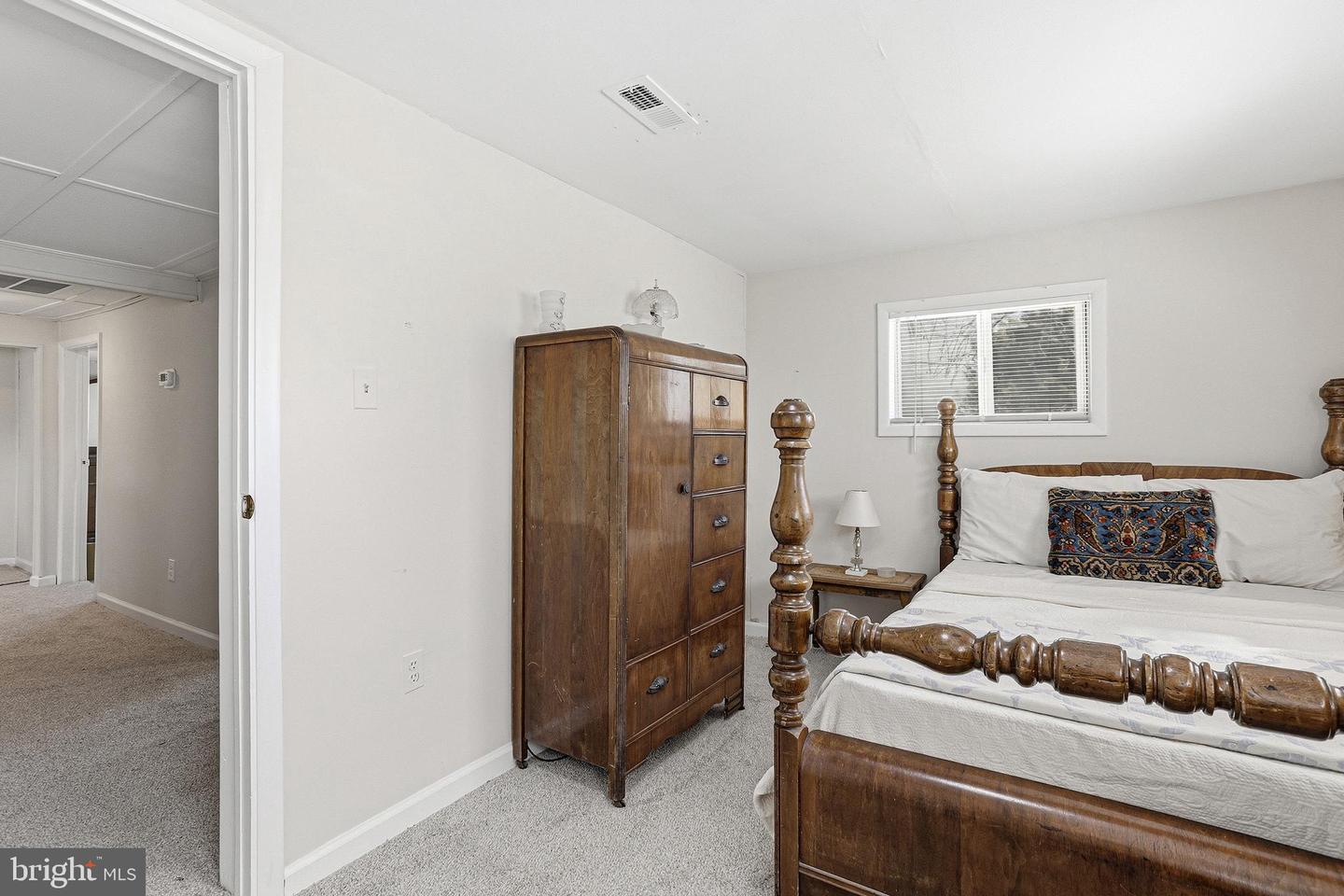 31 Bancroft Ave Property Photo 24