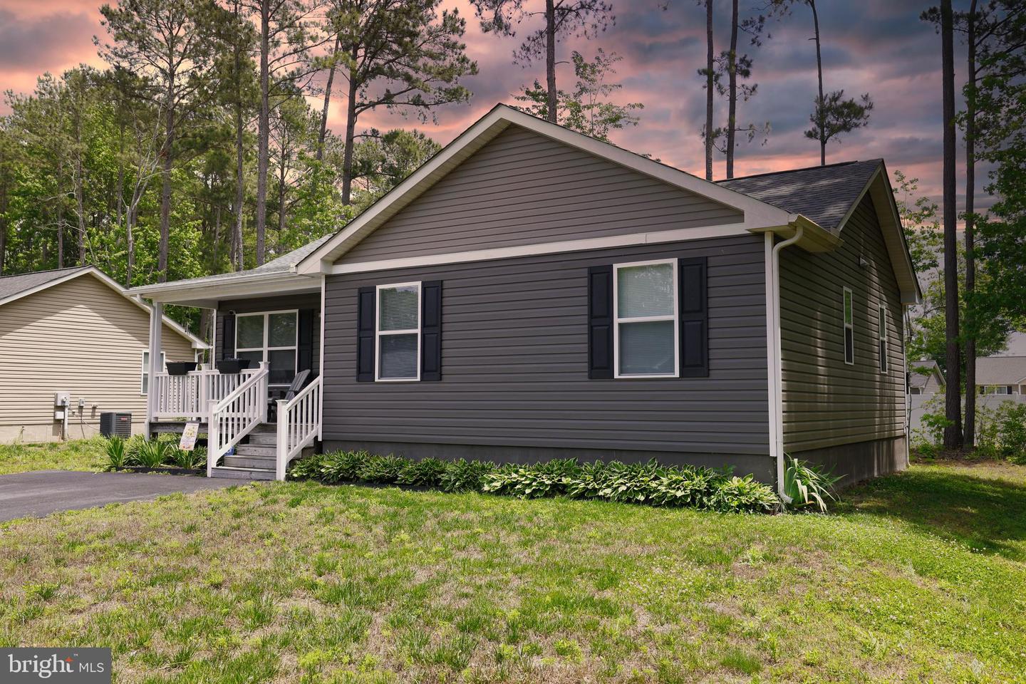48 Rustic Ln Property Photo 2