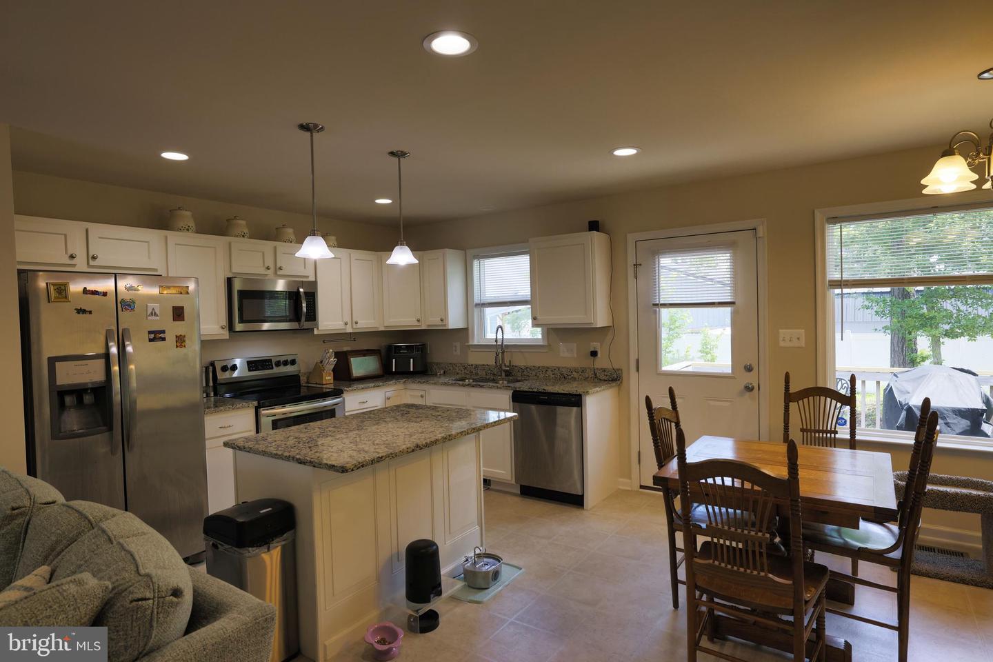 48 Rustic Ln Property Photo 17