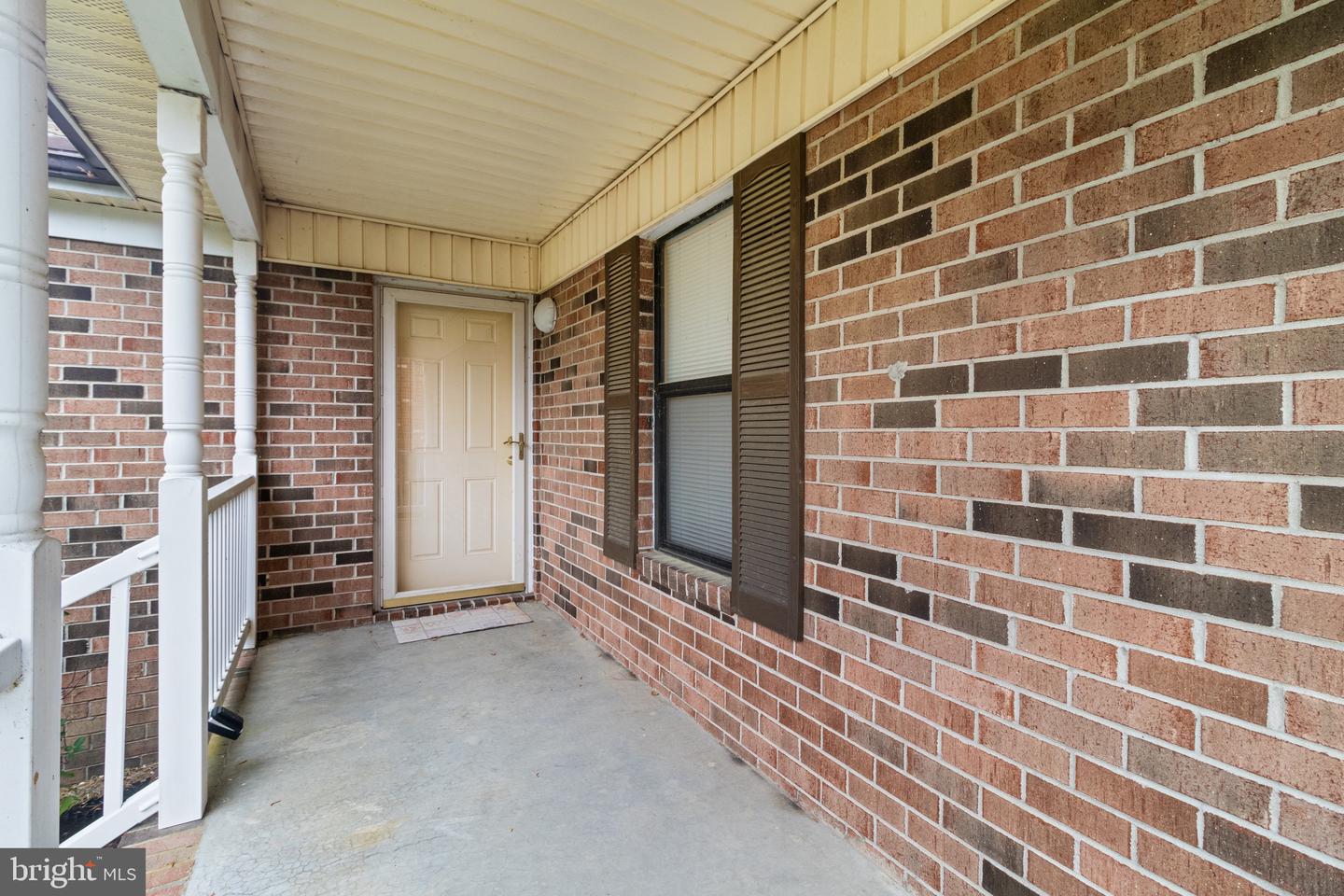 899 N Glebe Rd Property Photo 6