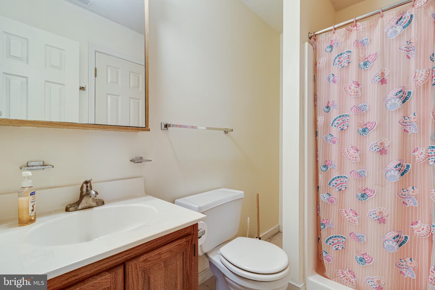 899 N Glebe Rd Property Photo 18