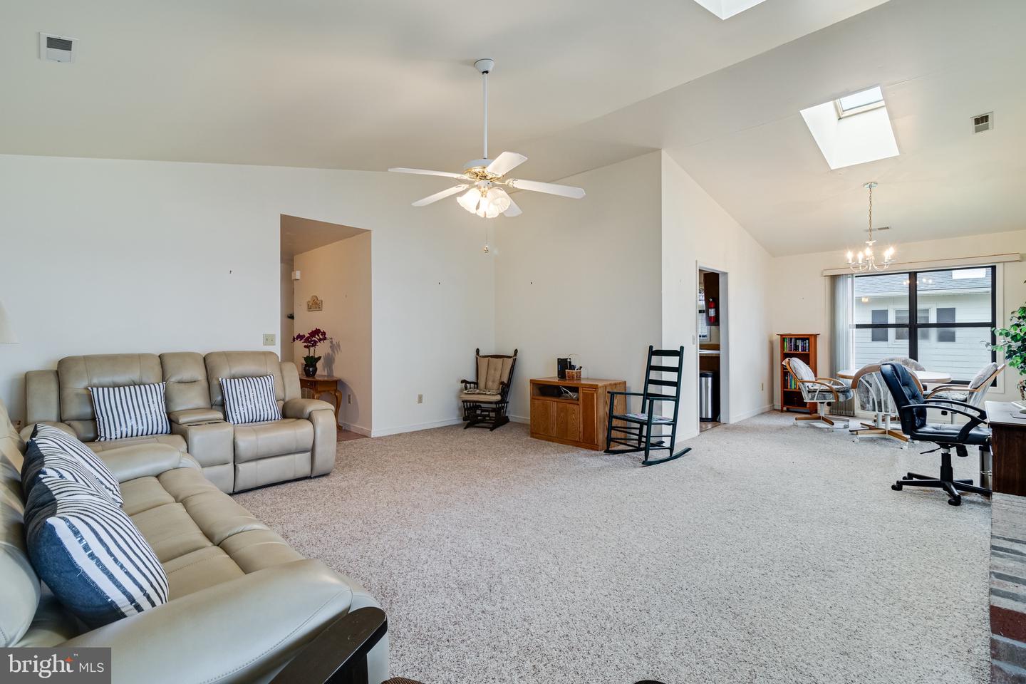 899 N Glebe Rd Property Photo 33