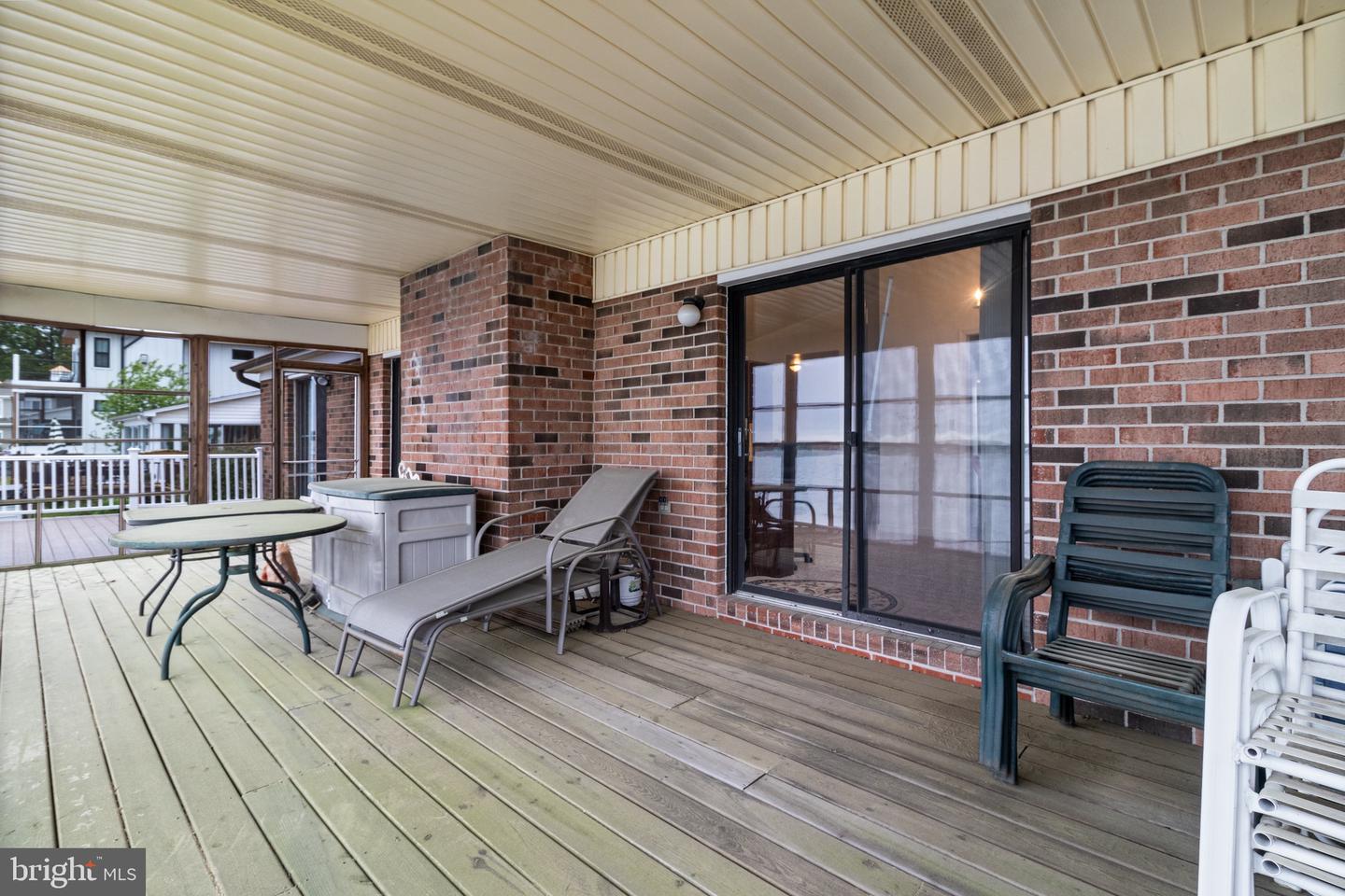 899 N Glebe Rd Property Photo 37