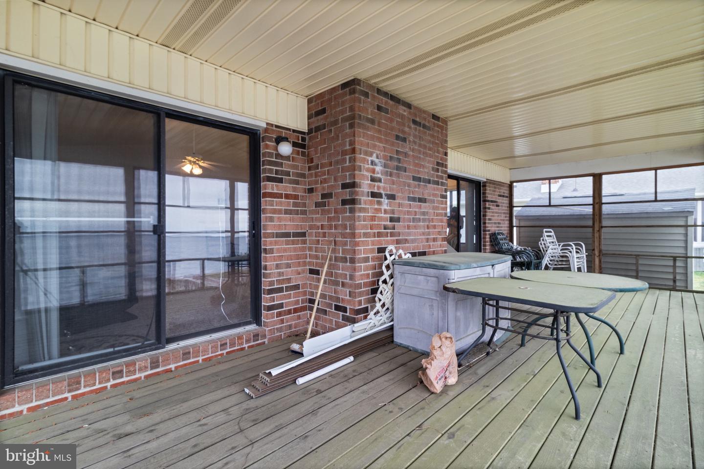 899 N Glebe Rd Property Photo 39