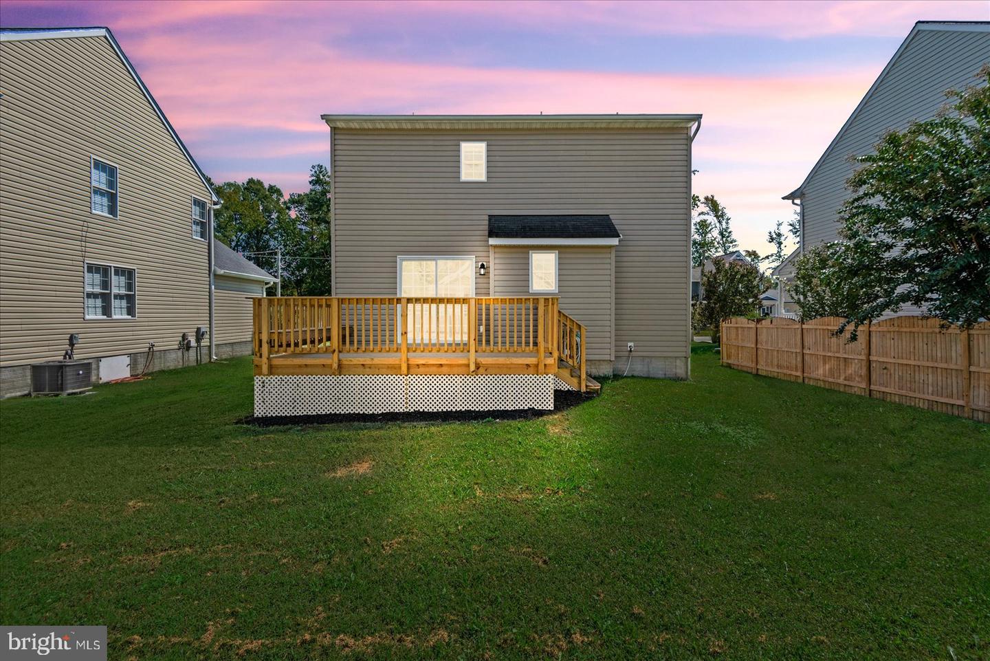 321 3rd St Property Photo 40