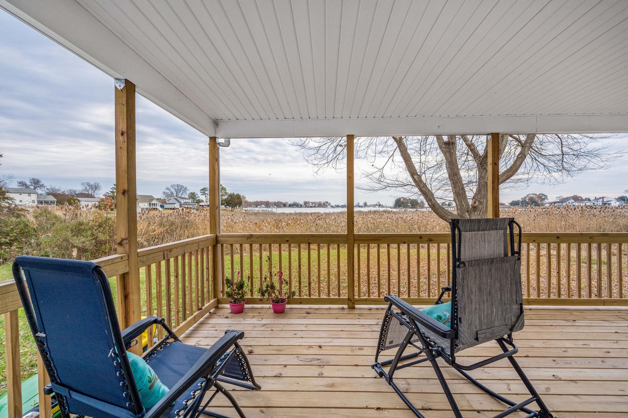 1058 SHORE DR Property Photo 1