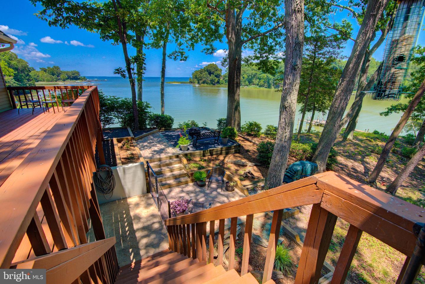 579 Bay Pointe Dr Property Photo 1